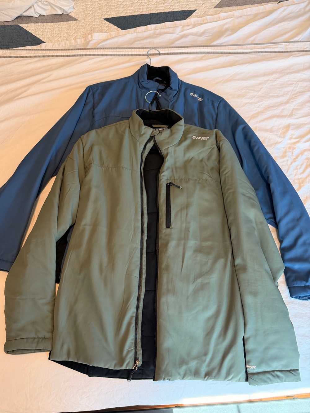 Hi-Tec Men's Olive & Blue Insulated Puffers